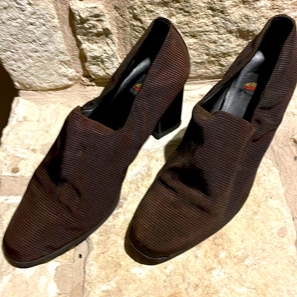 Excellent condition, like new. Brown Aerosoles. Size 9.